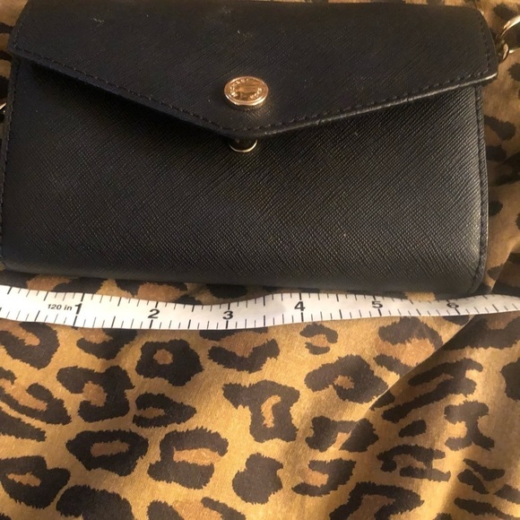 Micheal Kors black crossbody like new never used - Picture 4 of 10